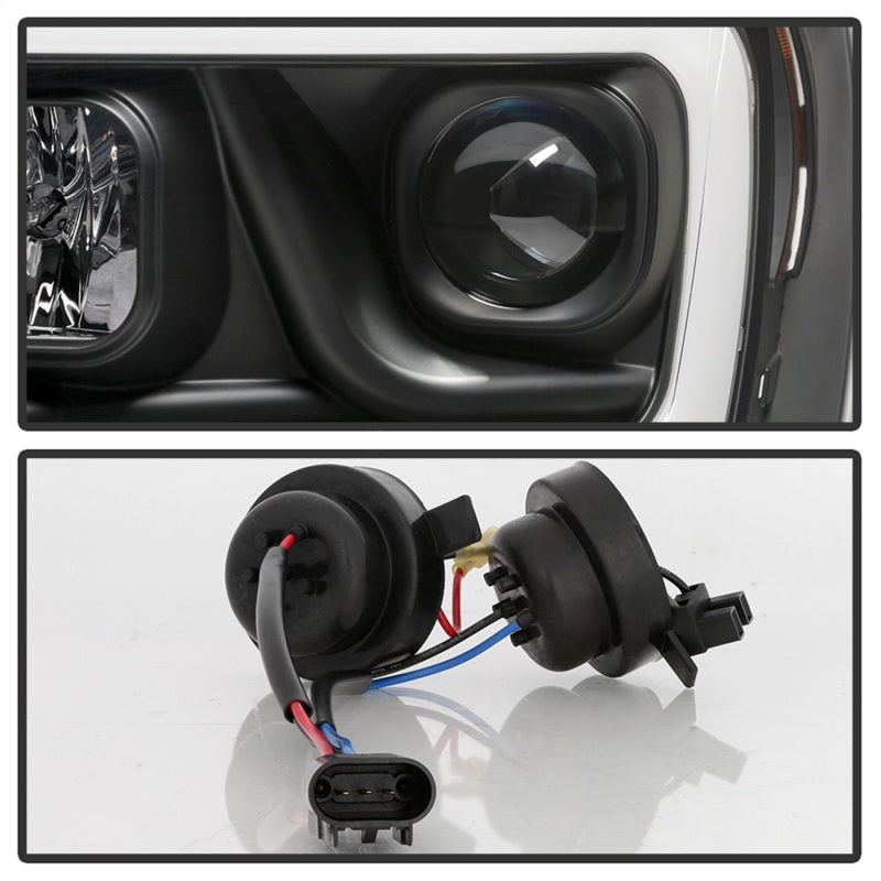 Spyder 5085306 fits Dodge 06-08 Ram 1500 V2 Projector Headlights - Light Bar DR