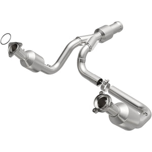 Magnaflow 5582617 15-16 fits Cadillac Escalade 6.2L Direct Fit Converter