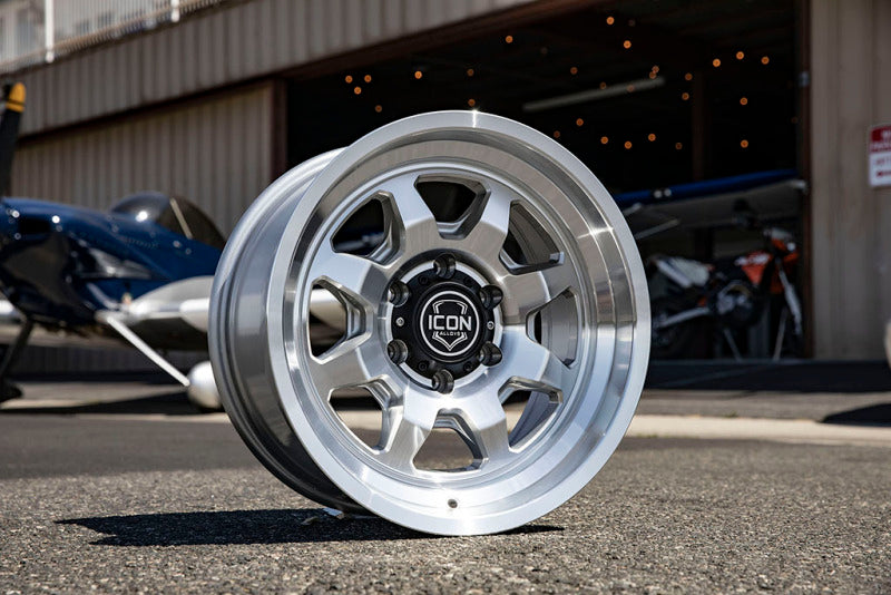 ICON 8117855557SM Nuevo 17x8.5 / 5x150 / 25mm Offset / 5.75in BS - Silver Machined Wheel