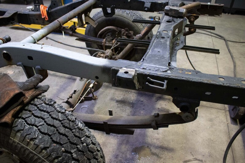 RustBuster RB7143 Rear Body/Bed Mount