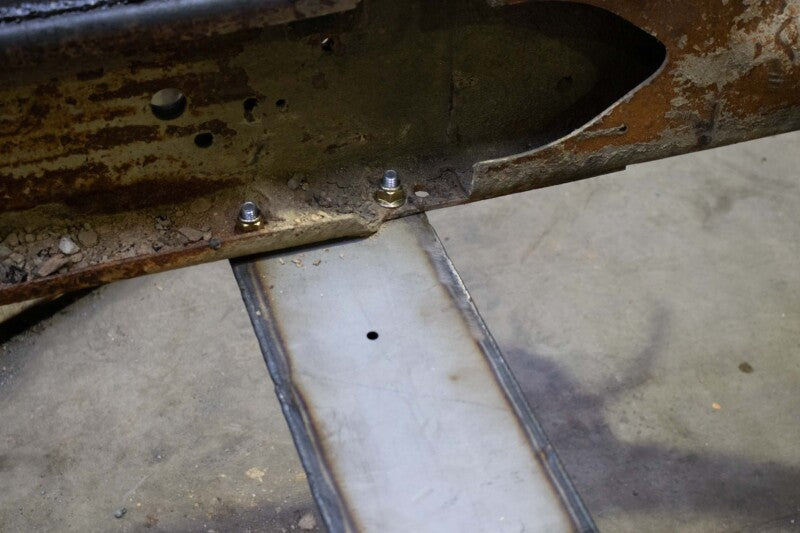 RustBuster RB7814 Rust Buster 01-10 fits GM Pickup Front Cab Mount