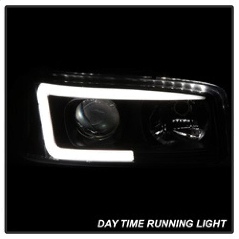 Spyder 5084521 fits GMC 99-06 Sierra 1500/2500/3500 V2 Projector Headlights - D