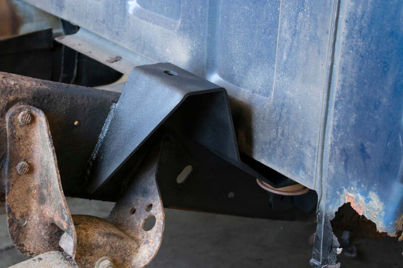 RustBuster RB7306L fits Chevrolet/GMC C/K 1500/2500 Bed and Cab Mount Brackets-L