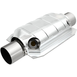 Magnaflow 91066 Conv Univ 2.5 W/Dual O2 Boss
