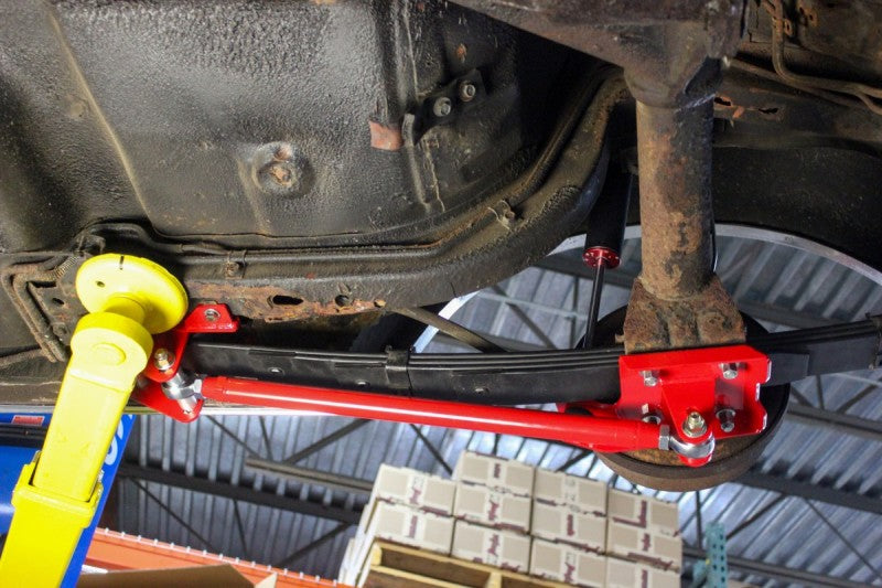 UMI Performance 262824-R 70-81 fits GM F-Body Leaf Spring Traction Bars with Mou