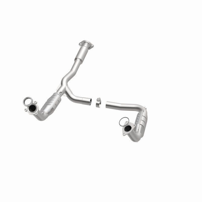 MagnaFlow 49886 Conv DF fits GMC 05-06 Envoy XL Denali