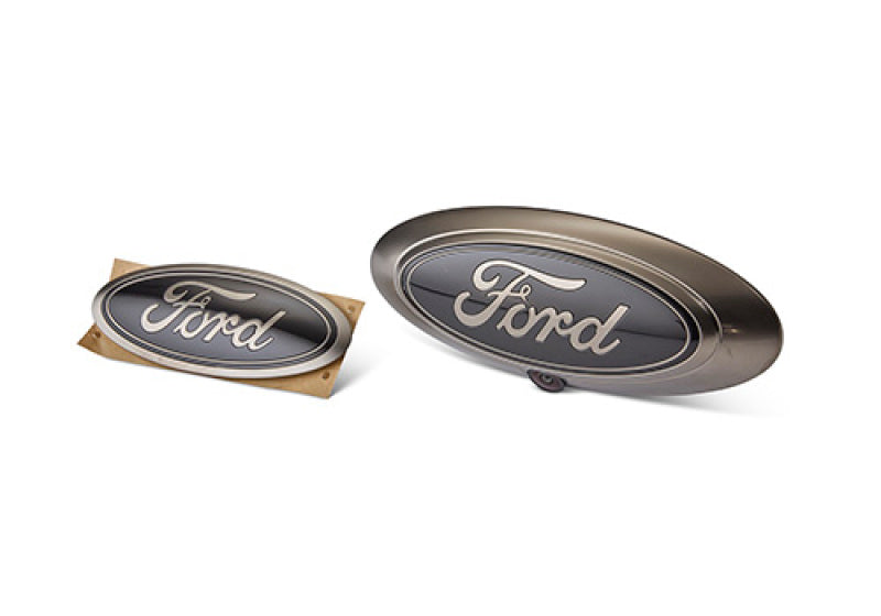 fits Ford Racing M-1447-MVBC 22-24 Maverick XL/XLT/Lariat Smoked Chrome Oval Kit