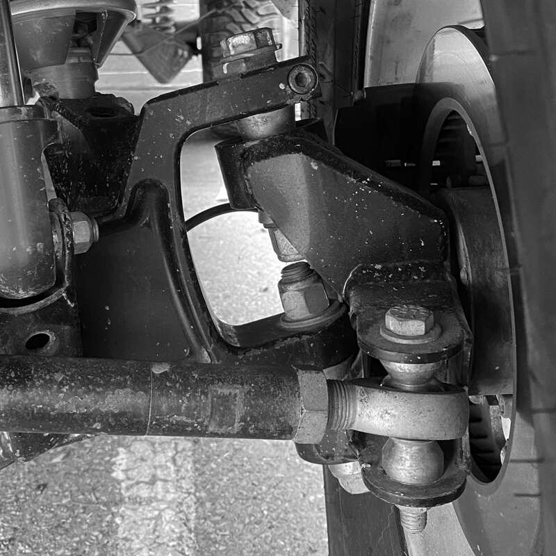 Camburg CAM-110095 fits Ford F-150 2wd 87-96 I-beam Race Spindle & 2.25 Front Hub Upgrade Kit