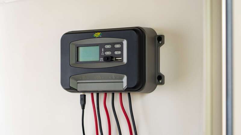 Battery 021-1178 Tender 30AMP PWM Indoor Solar Controller System