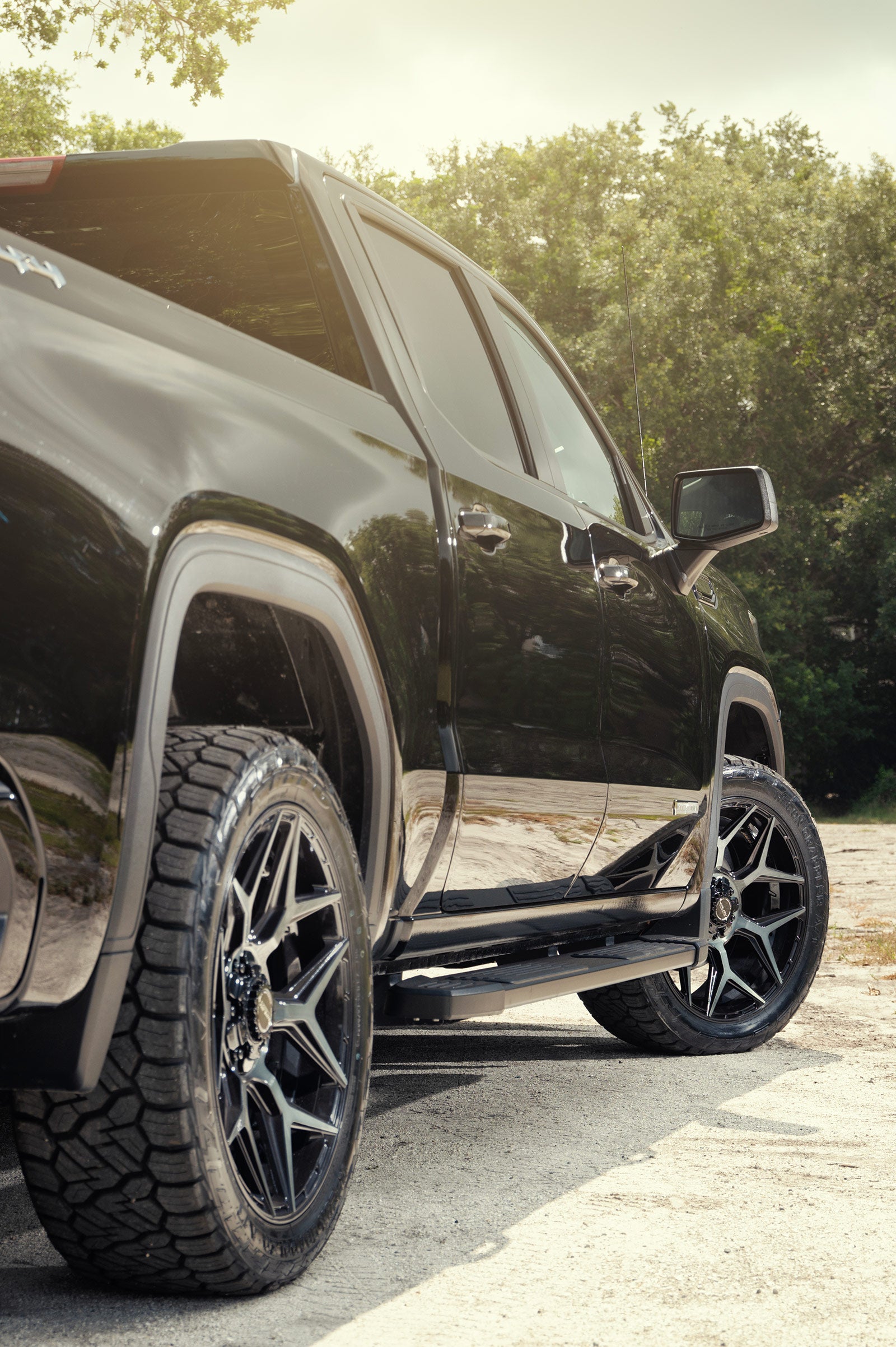4PLAY 4P06-20100-6D55-18BBT Gen3 20x10 6x135mm & 6x5.5" -18et in Brushed Black