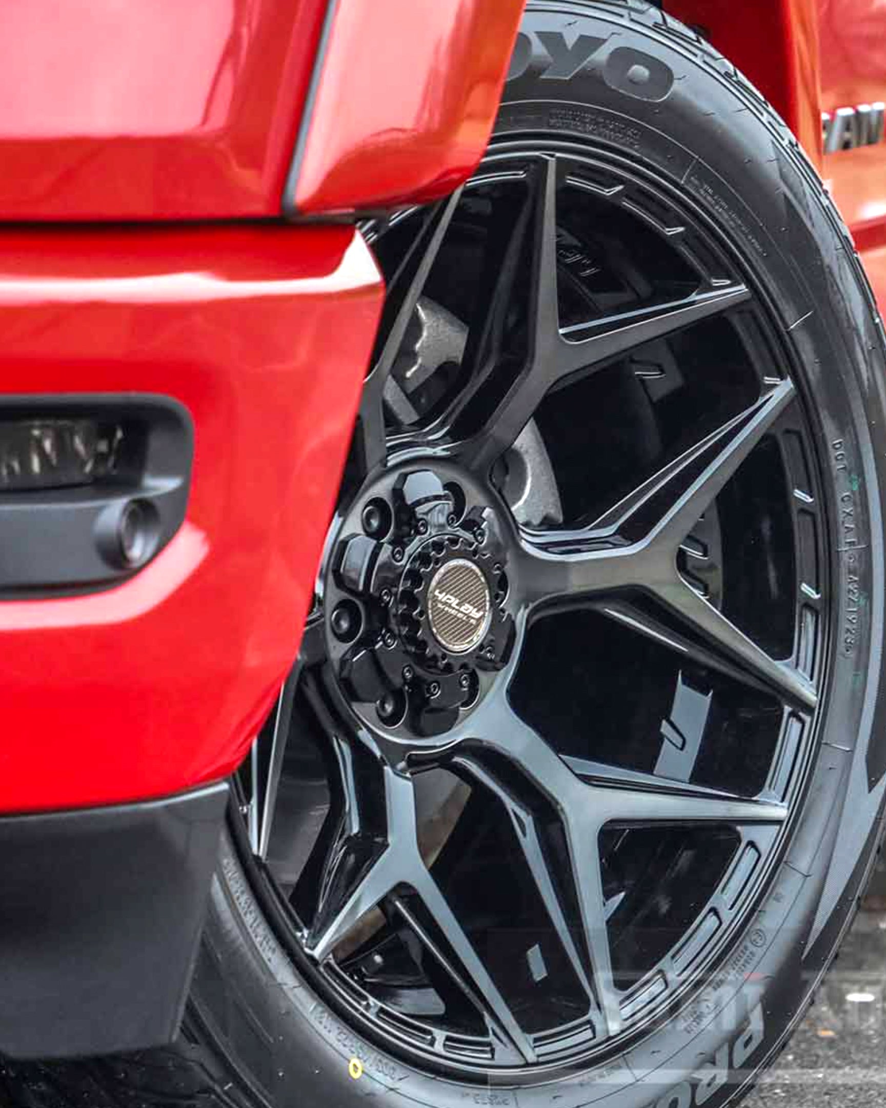 4PLAY 4P06-22100-6D55-18BBT Gen3 22x10 6x135mm & 6x5.5" -18et in Brushed Black